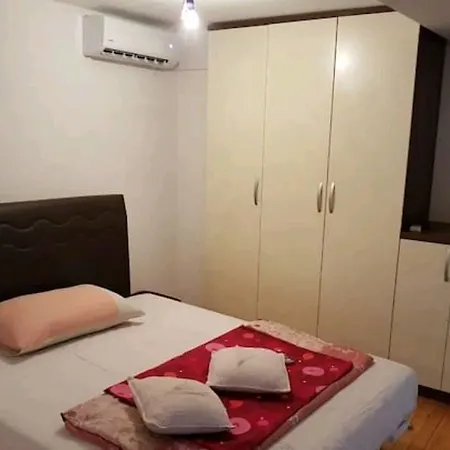 Πανσιόν Ajsa *